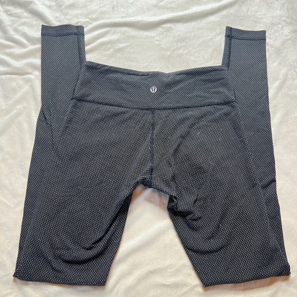lululemon Sz 4 Winder Under Black Leggings - Picture 5 of 8